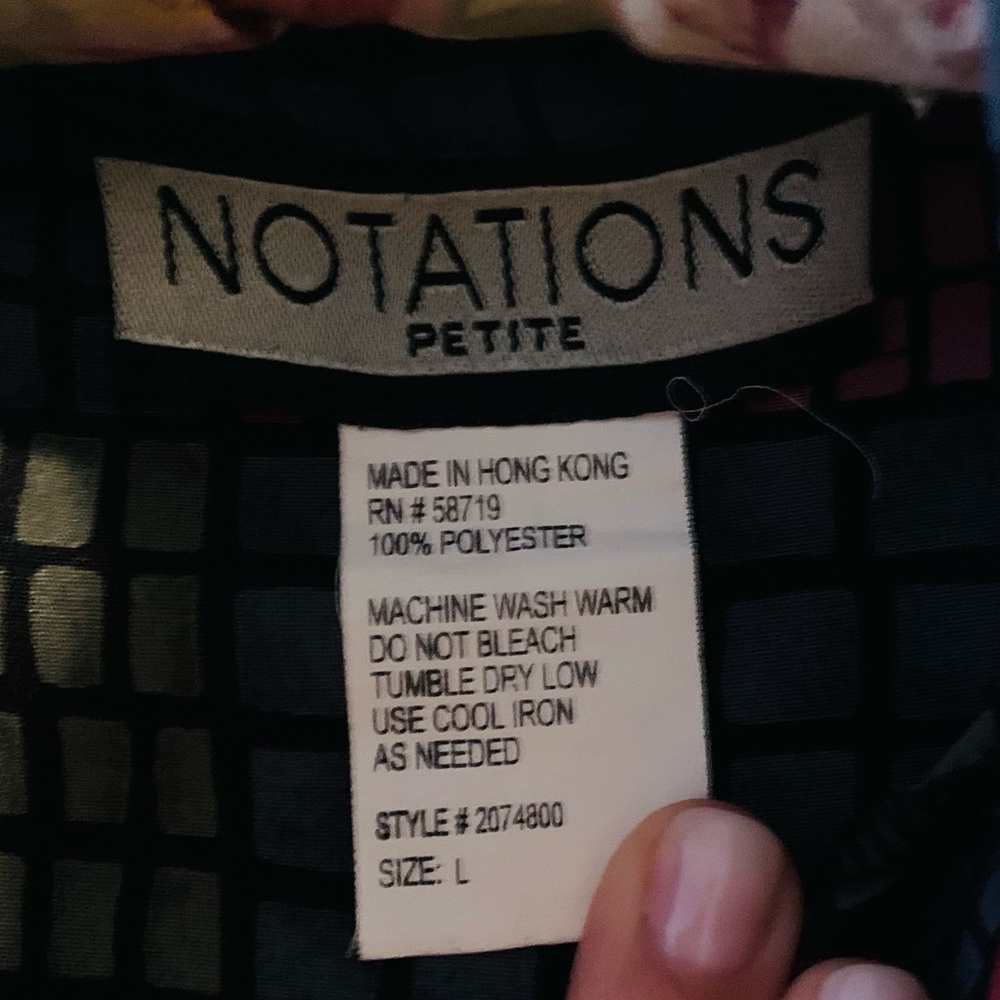 Notations Button Down - Picture 3 of 5